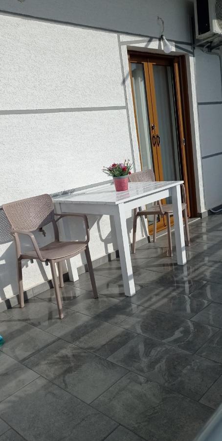 Amar Seaside Apartment Ksamil Exterior photo