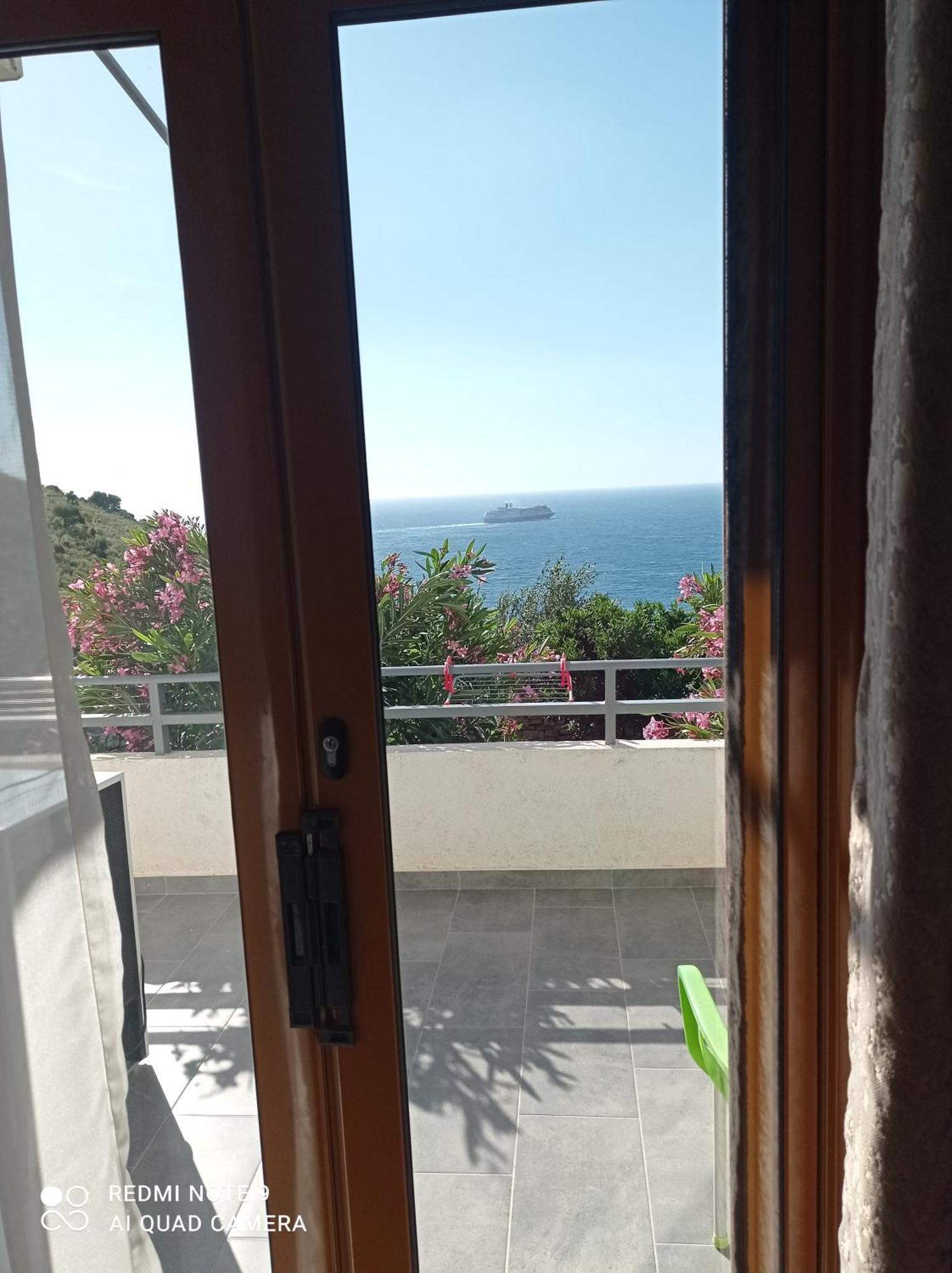 Amar Seaside Apartment Ksamil Exterior photo